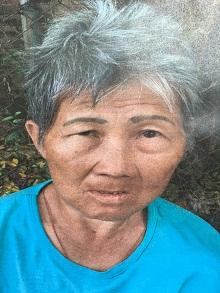 Jong Jie-wan is about 1.5 metres tall, 52 kilograms in weight and of normal build. She has a round face with yellow complexion, short grey straight hair. She was last seen wearing black and white stripped long-sleeved shirt, grey trousers, pink slippers and carrying a blue plastic bag. 
