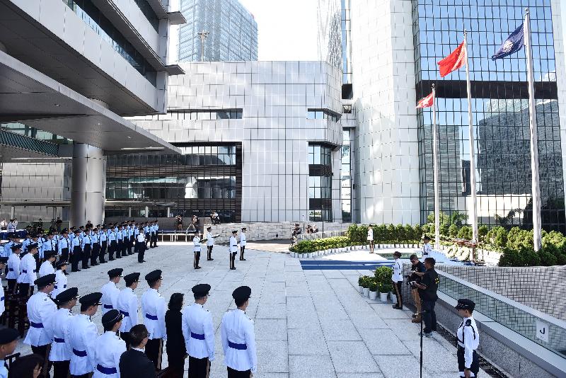The Hong Kong Police Force holds a ceremony at the Police Headquarters this morning (October 13) to pay tribute to members of the Hong Kong Police Force and Hong Kong Auxiliary Police Force who have given their lives in the line of duty.
