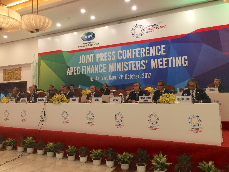 The Financial Secretary, Mr Paul Chan (front row, second right),  attends the press conference of the Asia-Pacific Economic Cooperation Finance Ministers' Meeting in Hoi An, Vietnam today (October 21).