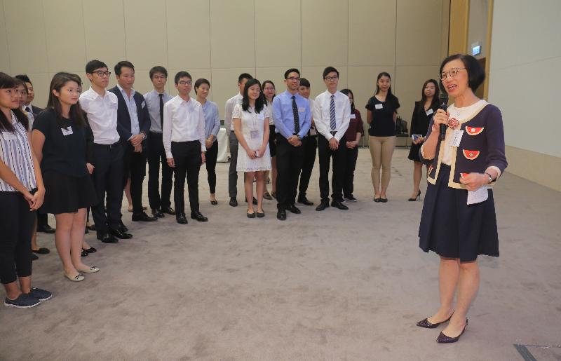 Secretary for Food and Health, Professor Sophia Chan, today (October 24) introduces the Government's healthcare policy directions to medical students at a sharing session. 