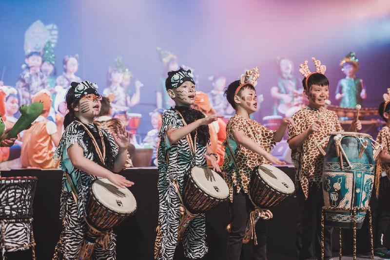 戶外嘉年華「非凡非洲」下星期日（十一月五日）下午二時至六時在香港文化中心露天廣場舉行。除了來自非洲不同國家的團體送上精彩表演，本地的大、中、小學團體亦會表演各具特色的非洲鼓樂和舞蹈。