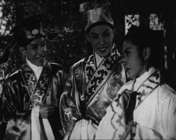 In support of Cantonese Opera Day 2017, the Hong Kong Film Archive of the Leisure and Cultural Services Department will present "Encountering the Idol... Again!", screening three films of Cantonese opera star Yam Kim-fai on November 25 and 26. Picture shows a film still of "Tenth Madam To Sinks Her Treasure Chest in Anger" (1956).