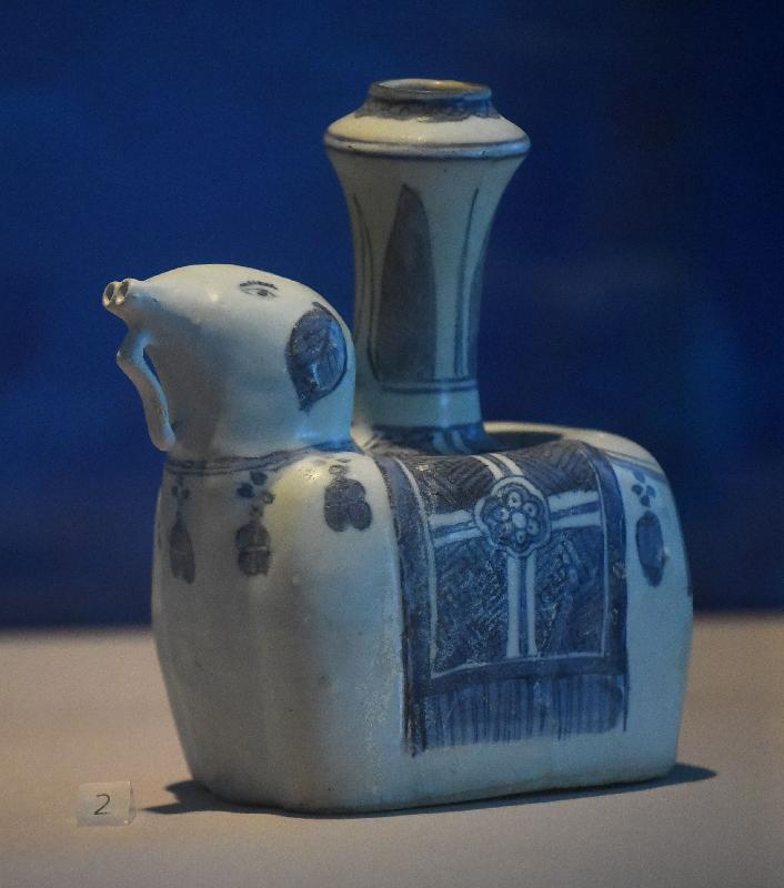 The opening ceremony of the "Sailing the Seven Seas: Legends of Maritime Trade of Ming Dynasty" exhibition was held today (November 2) at the Hong Kong Heritage Discovery Centre. Photo shows the water storage utensil " blue and white kendi with elephant head design ".