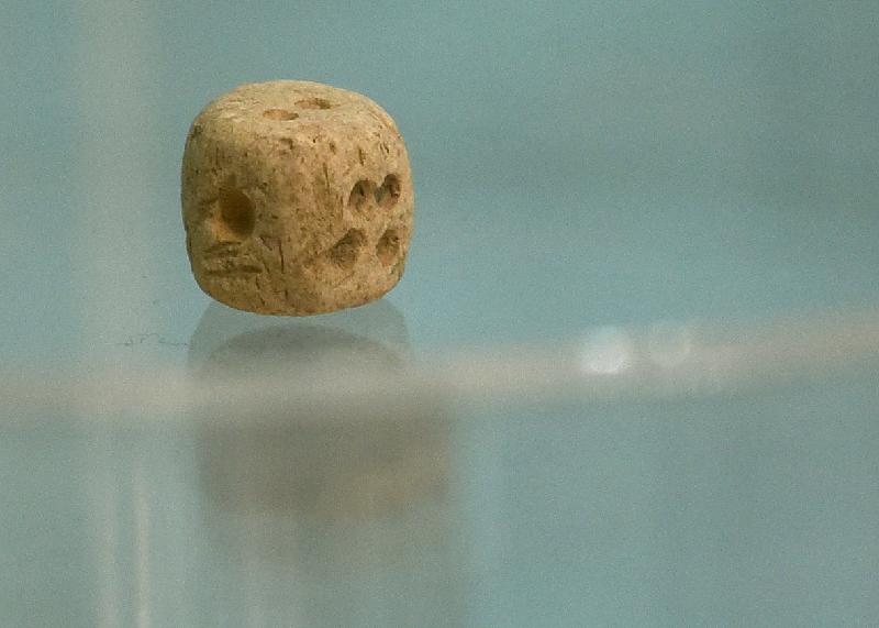 The opening ceremony of the "Sailing the Seven Seas: Legends of Maritime Trade of Ming Dynasty" exhibition was held today (November 2) at the Hong Kong Heritage Discovery Centre. Photo shows a bone dice found in an old ship of the period.