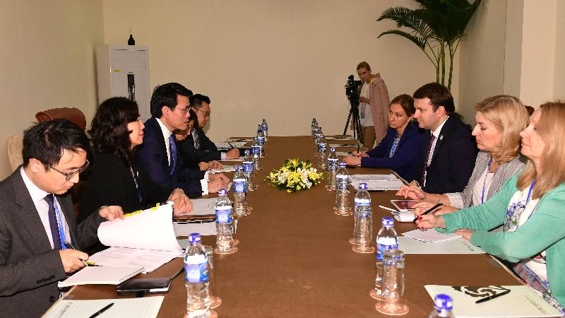 The Secretary for Commerce and Economic Development, Mr Edward Yau (third left), holds a bilateral meeting with the Minister of Economic Development of the Russian Federation, Mr Maksim Oreshkin (third right), on the sidelines of the 29th Asia-Pacific Economic Cooperation Ministerial Meeting in Da Nang, Vietnam, today (November 8). Mr Yau said Hong Kong values Russia as an important trading partner, and he looks forward to further strengthening economic and trade ties with Russia. He also encourages more Russian companies to establish their footholds in Hong Kong or partner with Hong Kong companies to seize the opportunities offered by the Belt and Road Initiative.
