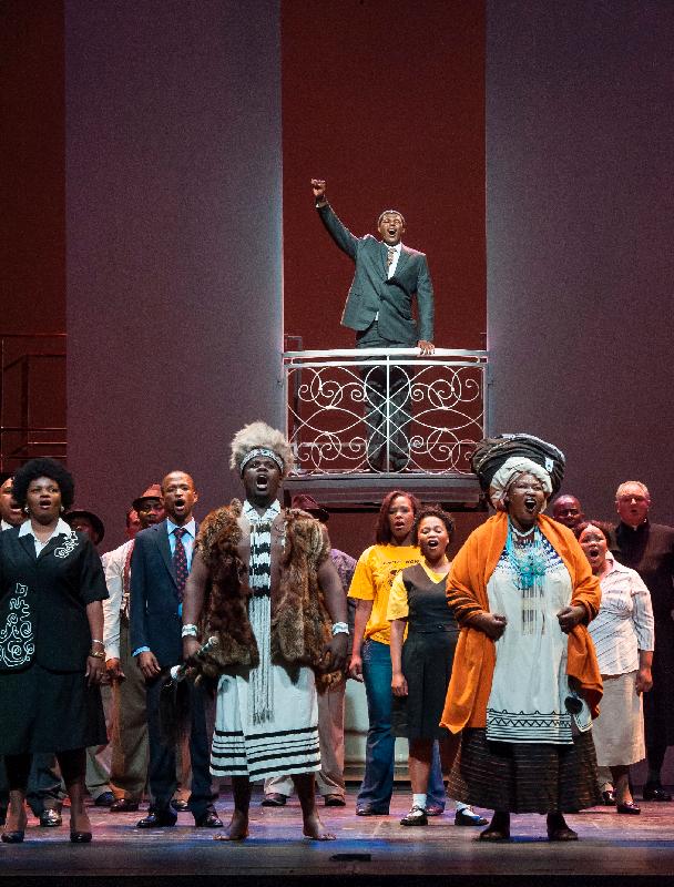 音乐剧《曼德拉》演绎诺贝尔和平奖得主、南非前总统曼德拉的一生，于十一月十七至十九日在香港文化中心上演，该剧也是「世界文化艺术节2017——跃动非洲」的闭幕节目。