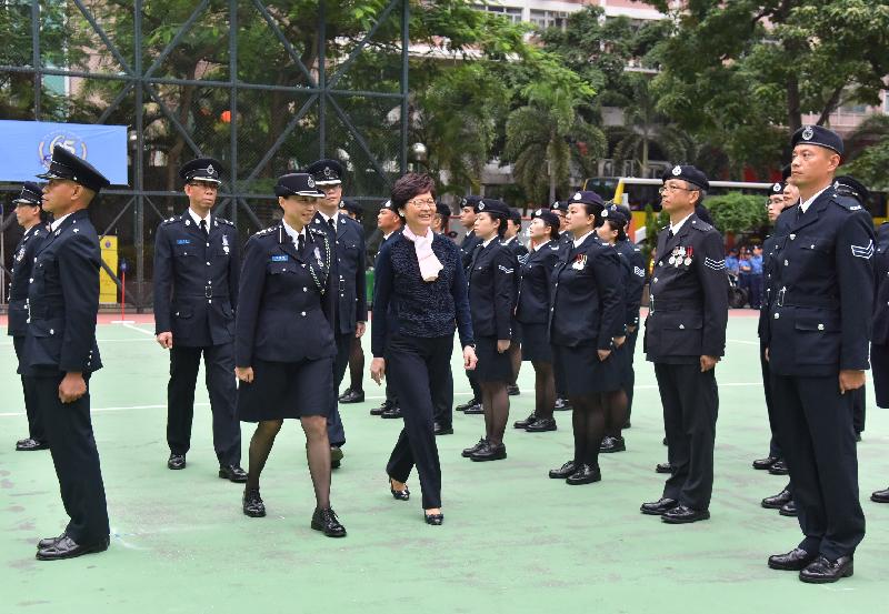 行政长官林郑月娥今日（十一月十九日）出席民众安全服务队（民安队）六十五周年纪念会操，检阅步操队伍。