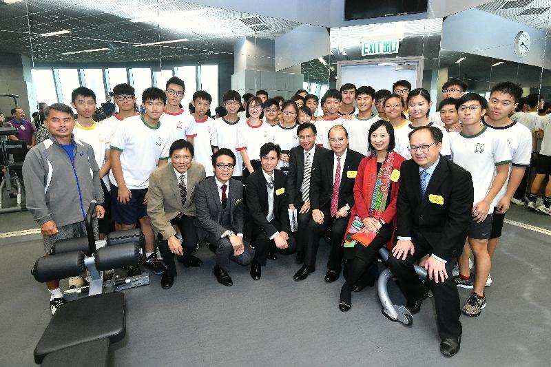 The Chief Secretary for Administration, Mr Matthew Cheung Kin-chung (first row, third right), is pictured with building users during his tour of the Yuen Long Leisure and Cultural Building today (November 20) after its opening ceremony.