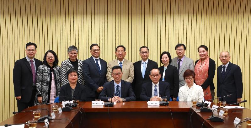 The Secretary for Education, Mr Kevin Yeung (front row, second left), visited Tai Po District this morning (November 23). Accompanied by the Chairman of Tai Po District Council (TPDC), Mr Cheung Hok-ming (front row, second right), the Vice-chairperson of the TPDC, Ms Wong Pik-kiu (front row, first right), and the District Officer (Tai Po), Ms Andy Lui (front row, first left), Mr Yeung first met with representatives from the Tai Po District Secondary School Heads Association, the Tai Po District Primary School Heads Association and the Tai Po School Liaison Committee to gauge their views on education.