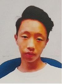 Ng Tsz-nok, aged 14, is about 1.7 metres tall, 55 kilograms in weight and of thin build. He has a pointed face with yellow complexion and short golden hair. He was last seen wearing short-sleeved white T-Shirt, black shorts, sports shoes and carrying a black backpack.