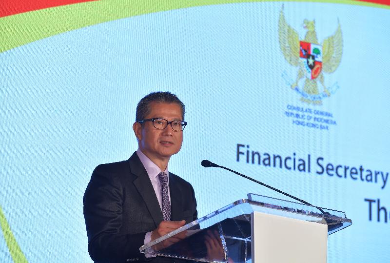 The Financial Secretary, Mr Paul Chan, speaks at the Indonesian Chamber of Commerce in Hong Kong Inauguration Ceremony today (November 30).