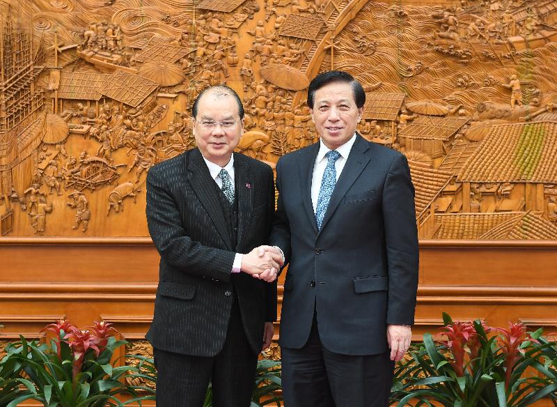 政务司司长张建宗（左）今日（十一月三十日）在北京拜会外交部副部长张业遂。