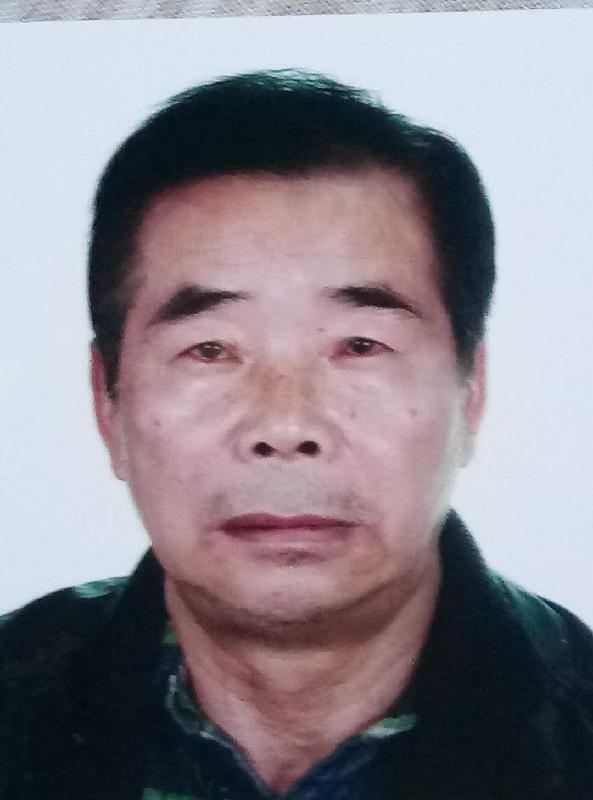 Missing man Zhou Song-jian is about 1.62 metres tall, 59 kilograms in weight and of medium build. He has a round face with yellow complexion and short black hair. He was last seen wearing a long-sleeved shirt with blue and green checker pattern, yellow and khaki trousers and blue flip flops.