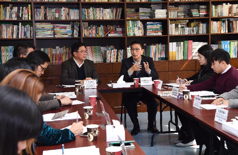 The Secretary for Education, Mr Kevin Yeung (third right), visits Wong Tai Sin District today (December 9) and meets with the Chairman of the Wong Tai Sin District Council, Mr Li Tak-hong (fourth right), and other members, gauging and responding to their views on education and other district issues.
