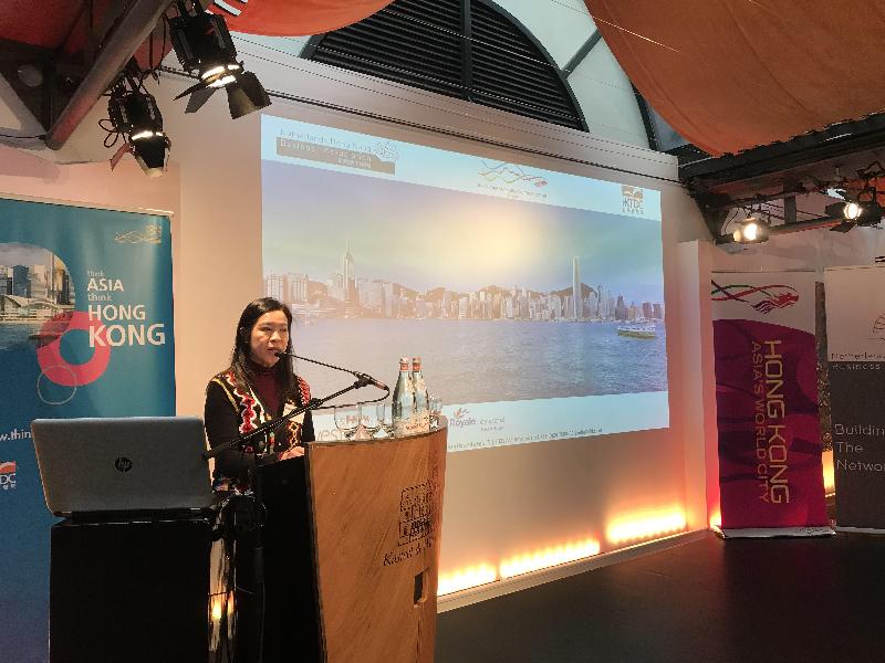 The Hong Kong Economic and Trade Office, Brussels (HKETO, Brussels) held the Dongzhi business seminar and networking reception in Wassenaar, The Hague in the Netherlands, on December 13 (The Hague Time). Photo shows Deputy Representative of HKETO, Brussels Ms Fiona Chau speaking at the seminar.
 