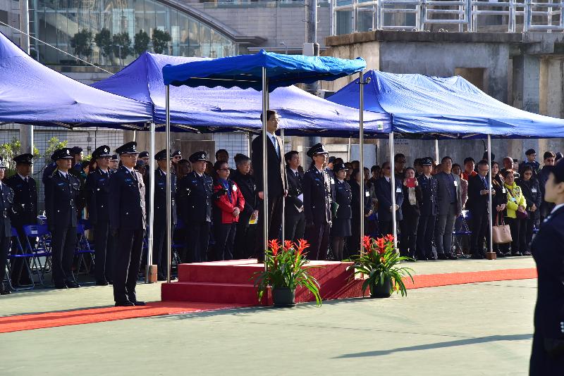 The Civil Aid Service (CAS) Cadet Corps held the 107th New Cadets Passing-out Parade at the CAS Headquarters today (December 16). Photo shows the Under Secretary for Security, Mr Sonny Au, officiating at the reviewing ceremony.