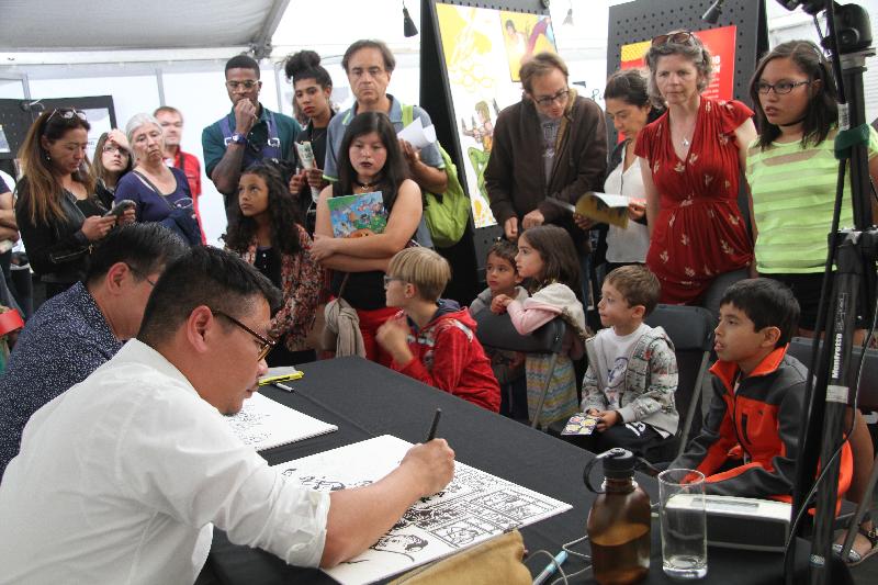 The “PLAY! Hong Kong Comix Touring Exhibition” will be held from January 10 to February 1 at Comix Home Base in Wan Chai. Photo shows a drawing demonstration at the exhibition’s earlier stop in Brussels, Belgium.