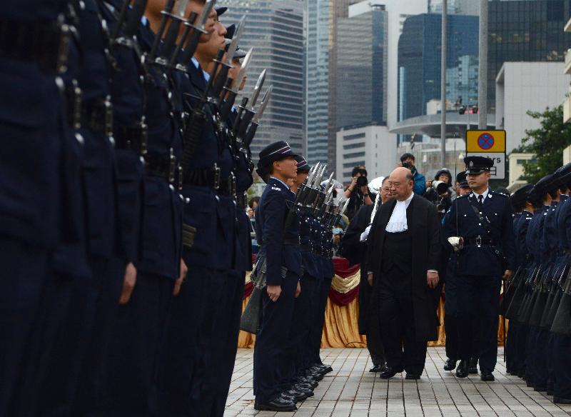 The Chief Justice of the Court of Final Appeal, Mr Geoffrey Ma Tao-li, inspects the guard of honour mounted by the Hong Kong Police Force at Edinburgh Place during the Ceremonial Opening of the Legal Year 2018 today (January 8).