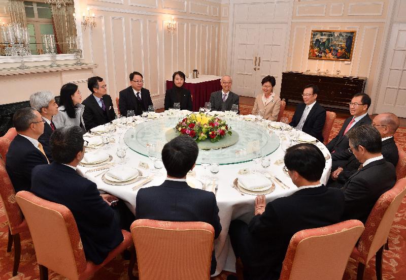 The Chief Executive, Mrs Carrie Lam, met with the Chairman of the Hong Kong Housing Society and members of its Executive Committee at Government House today (January 16) to exchange views on various housing policy issues, and hosted a lunch for them.