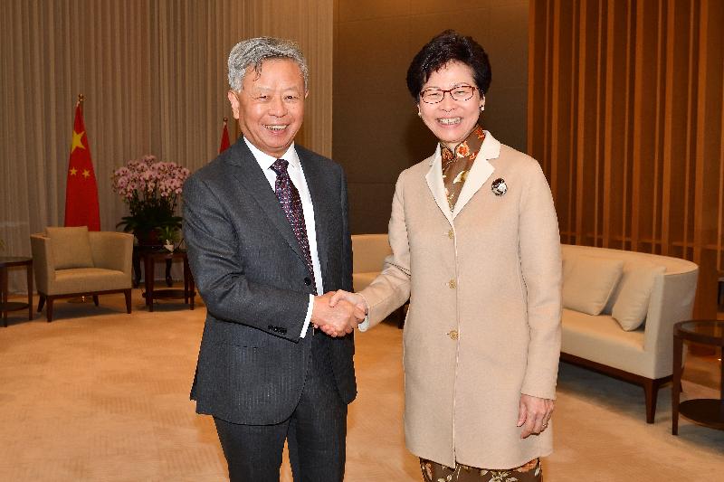 The Chief Executive, Mrs Carrie Lam, met a number of guest speakers of the Asian Financial Forum (AFF) separately yesterday and today (January 15 and 16) at the Chief Executive's Office to exchange views on global and regional economic, trade and financial development. Photo shows Mrs Lam (right) and the President and Chairman of the Asian Infrastructure Investment Bank, Mr Jin Liqun (left).