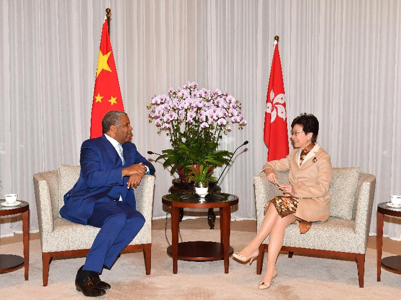 The Chief Executive, Mrs Carrie Lam, met a number of guest speakers of the Asian Financial Forum (AFF) separately yesterday and today (January 15 and 16) at the Chief Executive's Office to exchange views on global and regional economic, trade and financial development. Photo shows Mrs Lam (right) meeting with the Founder, Chairman and Chief Executive Officer of Vista Equity Partners, Mr Robert Smith (left).