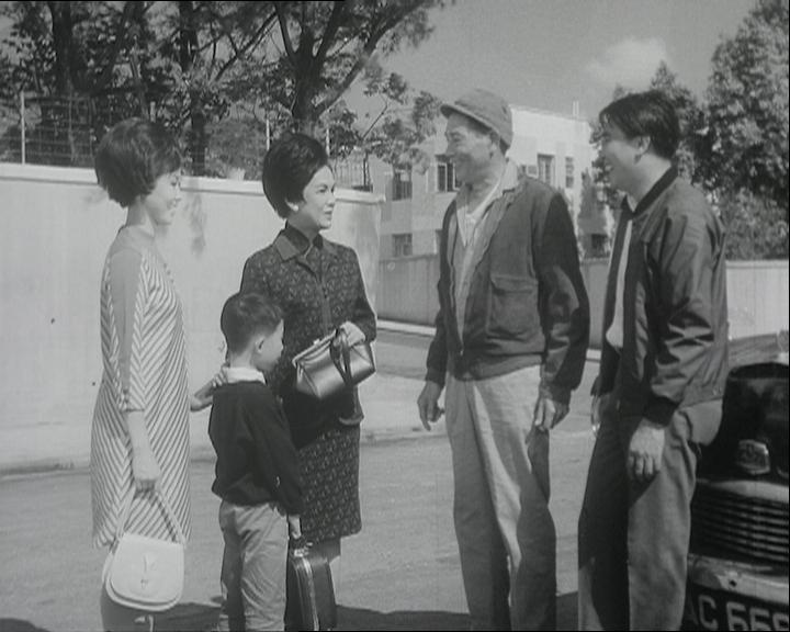 The Hong Kong Film Archive of the Leisure and Cultural Services Department will present "That Little Thing Called Love" in February and March, screening six films themed on love and marriage and featuring collaborations of celebrity pairings in the "Morning Matinee" series at 11am on Fridays. Photo shows a film still of "Miracle in Chasing" (1969).