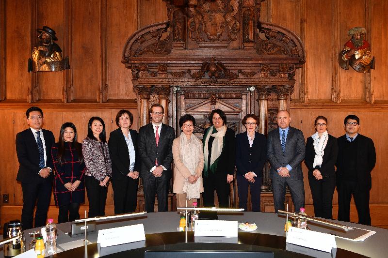 The Chief Executive, Mrs Carrie Lam, continued her visit to Switzerland in Bern and Basel today (January 23, Basel time). Photo shows Mrs Lam (centre) meeting the President of the Government of the Canton of Basel-Stadt, Ms Elisabeth Ackermann (fifth right), at the City Hall in the evening.