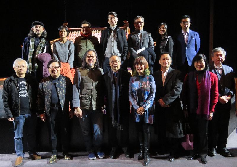 The Secretary for Home Affairs, Mr Lau Kong-wah, has started his visit to Shanghai. Picture shows Mr Lau (front row, fourth left) visiting Theatre Above to exchange views with the Artistic Director of Theatre Above, Mr Stan Lai (front row, third left), today (January 24).