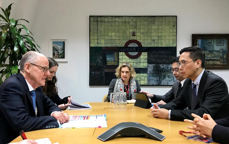 The Secretary for Education, Mr Kevin Yeung (first right), pays a courtesy call on the Minister of State at the Department for Education of the UK, Mr Nick Gibb (first left), in London yesterday (January 24, London time) to exchange views on issues of mutual concern.