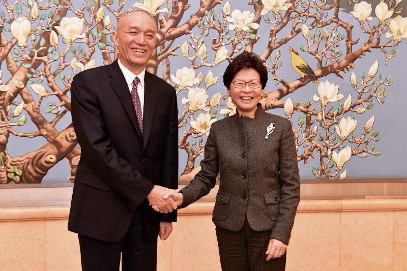 The Chief Executive, Mrs Carrie Lam, met the Secretary of the CPC Beijing Municipal Committee, Mr Cai Qi, in Beijing today (February 1). Photo shows Mrs Lam (right) shaking hands with Mr Cai before the meeting.
