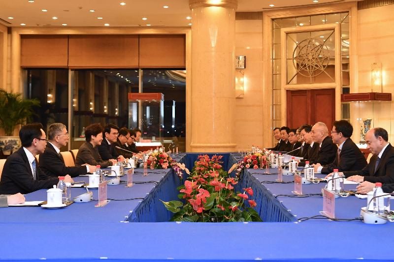 The Chief Executive, Mrs Carrie Lam (third left), meets the Secretary of the CPC Beijing Municipal Committee, Mr Cai Qi (third right), in Beijing today (February 1). Also joining the meeting are the Secretary for Commerce and Economic Development, Mr Edward Yau (fourth left); the Secretary for Financial Services and the Treasury, Mr James Lau (second left); and the Secretary for Constitutional and Mainland Affairs, Mr Patrick Nip (first left).
