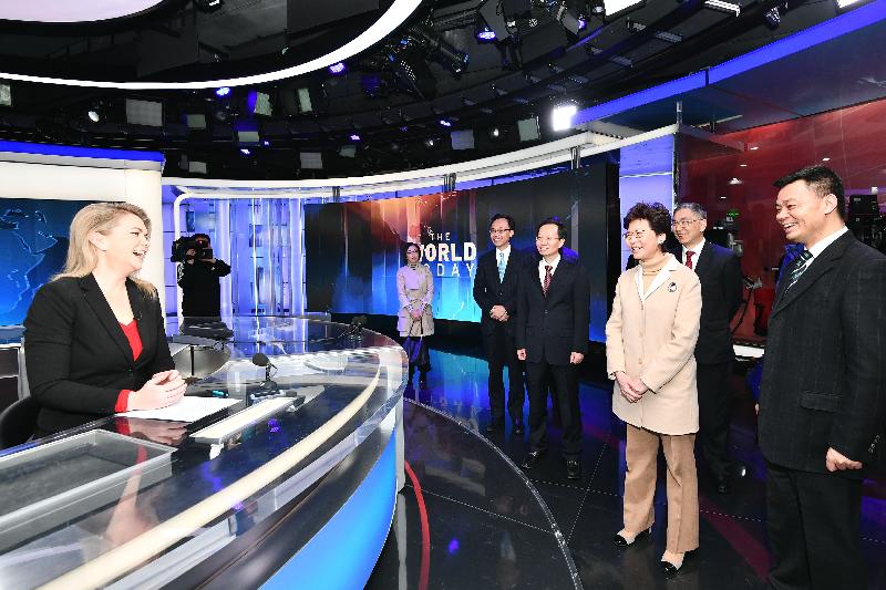 The Chief Executive, Mrs Carrie Lam (third right), visits the headquarters of China Central Television in Beijing today (February 2) to learn about the headquarters' operation.
