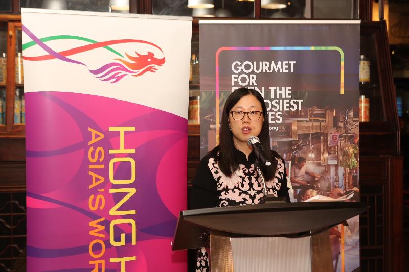 The Hong Kong Economic and Trade Office (Toronto) (Toronto ETO) and the Hong Kong Tourism Board (Canada) held a joint Lunar New Year reception in Toronto today (February 22, Toronto time). Photo shows the Director of the Toronto ETO, Miss Kathy Chan, delivering her welcoming remarks.