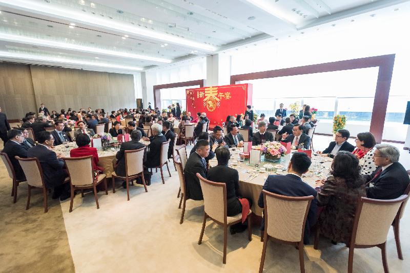 The President of the Legislative Council (LegCo), Mr Andrew Leung, hosted a spring luncheon today (February 26) in the Dining Hall of the LegCo Complex for the Chief Executive, Mrs Carrie Lam, Executive Council Members, senior government officials and LegCo Members to celebrate the Lunar New Year. 