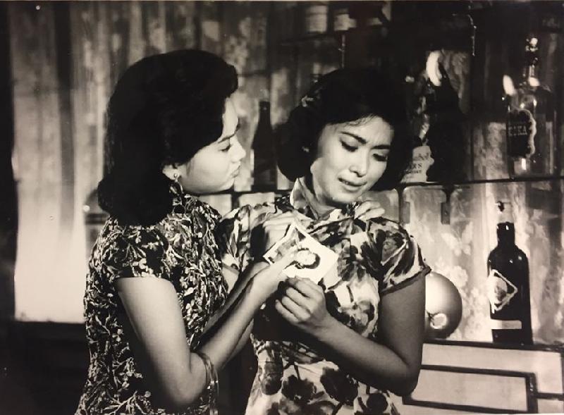 康樂及文化事務署香港電影資料館的「瑰寶情尋」系列，今期以「賞文•閱影　華語名著改編」為題，於四月至九月每月放映兩齣改編自同一文學經典的電影。圖為《浪子雙娃》（1962）劇照。