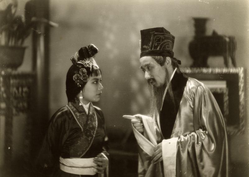 The Hong Kong Film Archive of the Leisure and Cultural Services Department will present "Worth a Thousand Words: Adaptions of Chinese Literary Classics" as part of its "Archival Gems" series from April to September, screening one pair of films based on the same literary classic every month. Photo shows a film still of "Sable Cicada" (1938).