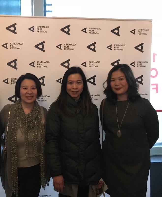 （左起）荷蘭亞洲電影節藝術總監李詩才、香港駐布魯塞爾經濟貿易辦事處副代表周雪梅和荷蘭亞洲電影節行政總監潘慧慧三月六日（阿姆斯特丹時間）在阿姆斯特丹舉行的荷蘭亞洲電影節2018開幕禮上合照。