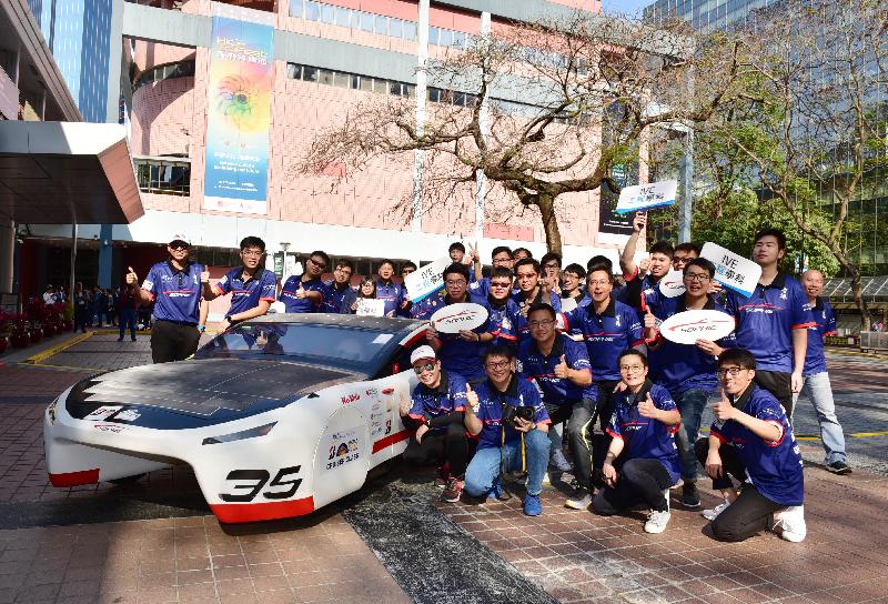 A new exhibition entitled "SOPHIE - IVE's Solar Cars Driving the Future" will be held from tomorrow (March 13) until September 12 at the Hong Kong Science Museum. Photo shows the solar car SOPHIE VI driven from the Hong Kong Institute of Vocational Education Tsing Yi campus to the Hong Kong Science Museum yesterday (March 11) for short-term display. 