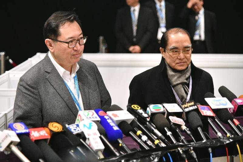 The Chairman of the Electoral Affairs Commission (EAC), Mr Justice Barnabas Fung Wah (left), meets the media this morning (March 12) to conclude the 2018 Legislative Council By-election after the completion of vote counting. Also present is EAC member Mr Arthur Luk, SC (right).