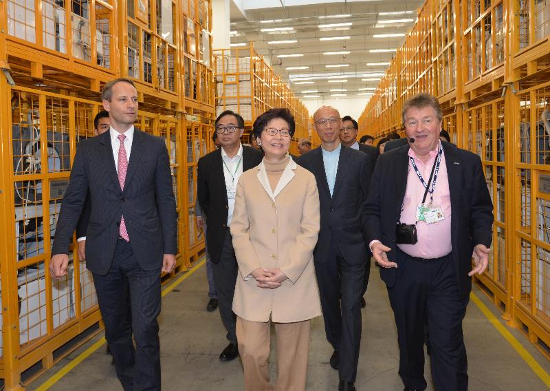 The Chief Executive, Mrs Carrie Lam, attended the opening ceremony for the Waste Electrical and Electronic Equipment Treatment and Recycling Facility, WEEE·PARK, today (March 19). Photo shows Mrs Lam (centre) and the Secretary for the Environment, Mr Wong Kam-sing (second right), touring the facility.