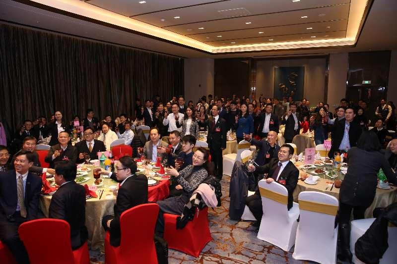 香港特别行政区政府驻武汉经济贸易办事处（驻武汉办）驻河南联络处今日（三月二十日）在郑州举办「在豫港人新春聚会2018」，与100多名在河南生活的港人港商一同庆祝新岁。
