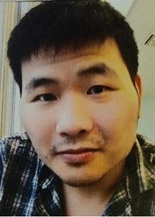 Cheung Wai-kei is about 1.75 metres tall, 77 kilograms in weight and of fat build. He has a round face with yellow complexion and short straight black hair. He was last seen wearing a beige long-sleeved jacket, a white and grey long-sleeved shirt with stripe pattern, black trousers, black sports shoes, a silver name tag on neck and carrying a grey rucksack. 