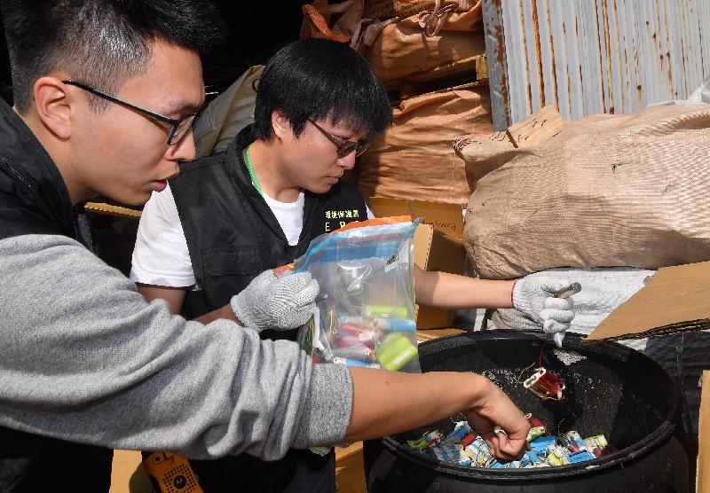 Environmental Protection Department (EPD) enforcement officers conducted a joint operation with other departments on March 22 and 23. Twenty tonnes of hazardous electronic waste, mainly including printed circuit boards, lead-acid batteries and rechargeable batteries, with an estimated export market value of around $2 million, were found by the EPD staff.