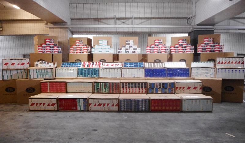 Hong Kong Customs yesterday (March 27) seized about 2.1 million suspected illicit cigarettes with an estimated market value of about $5.6 million and a duty potential of about $4 million from an incoming truck at Lok Ma Chau Control Point.