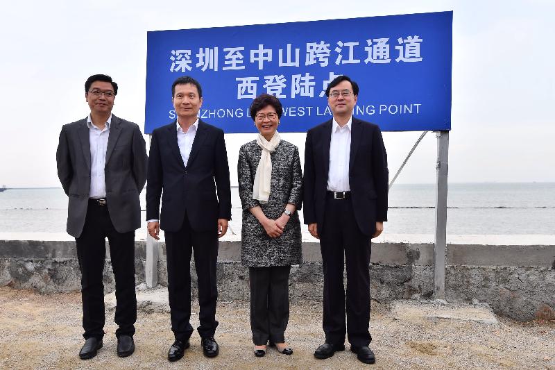 The Chief Executive, Mrs Carrie Lam, visited the Shenzhen-Zhongshan Link in Zhongshan today (March 29). Photo shows Mrs Lam (second right) with the Secretary of the CPC Zhongshan Municipal Committee, Mr Chen Xudong (first right); the Director General of the Hong Kong and Macao Affairs Office of the People's Government of Guangdong Province, Mr Liao Jingshan (second left); and the director of the Shenzhen-Zhongshan Link management center, Mr Chen Weile (first left).