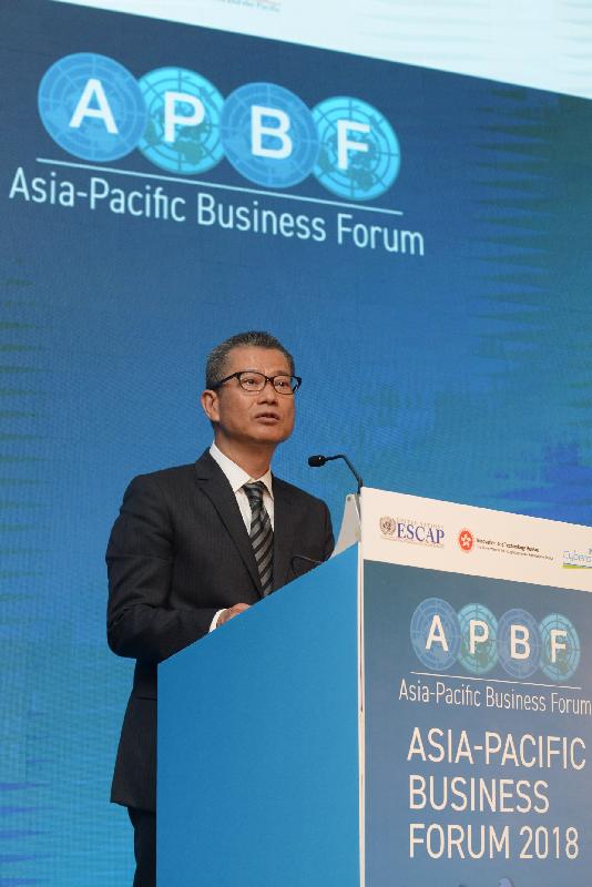 The Financial Secretary, Mr Paul Chan, speaks at the Asia-Pacific Business Forum 2018 organised by the United Nations Economic and Social Commission for Asia and the Pacific in Hong Kong today (April 10). 