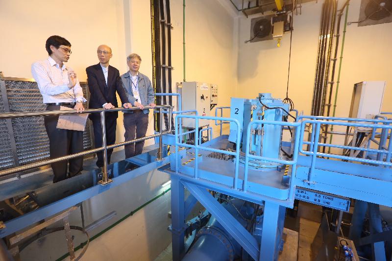 The Secretary for the Environment, Mr Wong Kam-sing (centre), visits the hydropower plant of Tuen Mun Water Treatment Works today (April 20).