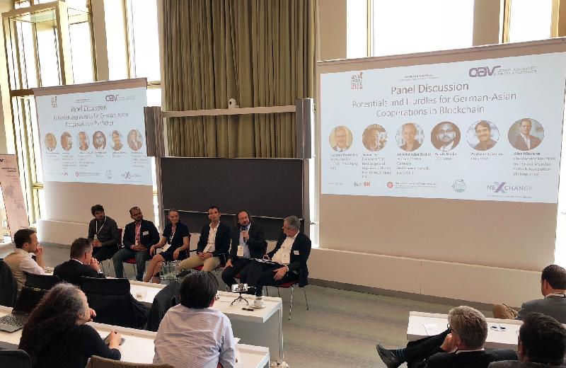 The Hong Kong Economic and Trade Office in Berlin participated in Asia-Pacific Week, which was held from April 23 to 29 (Berlin time) in Berlin, Germany. Photo shows Invest Hong Kong's Deputy Head of Fintech, Mr Thorsten Terweiden, (first right) attending at Fintech Summit AsiaBerlin in the Asia-Pacific Week on April 24 (Berlin time).
