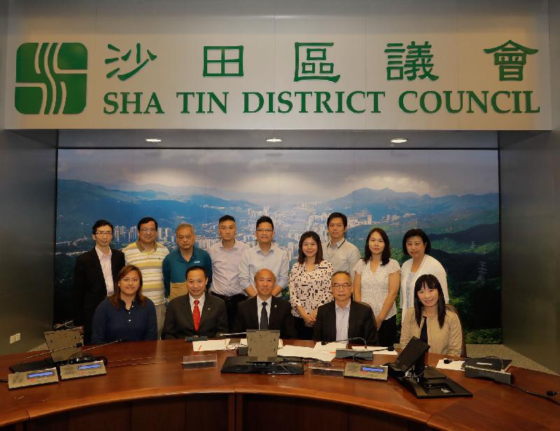 The Secretary for Home Affairs, Mr Lau Kong-wah, visited Sha Tin District today (April 27) and met with Sha Tin District Council members to exchange views on various district issues and matters of concern. Mr Lau (front row, second right) is pictured with the Chairman of Sha Tin District Council, Mr Ho Hau-cheung (front row, centre); the District Officer (Sha Tin), Miss Amy Chan (front row, first right), and other members of Sha Tin District Council.