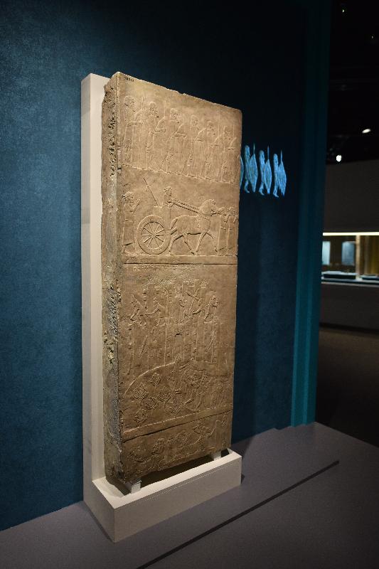 A major exhibition of the Hong Kong Museum of History entitled "An Age of Luxury: the Assyrians to Alexander" will be open to the public from tomorrow (May 9). Photo shows a wall relief that depicts the conquest and looting of an Elamite city by Assyrian soldiers. (Collection of the British Museum.)